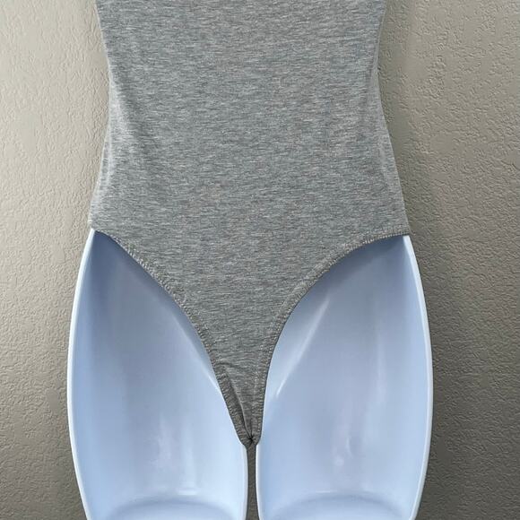 PrettyLittleThing Basic Grey Marl Cotton Sleeveless Scoop Neck Bodysuit 6/M NWT - Picture 7 of 11